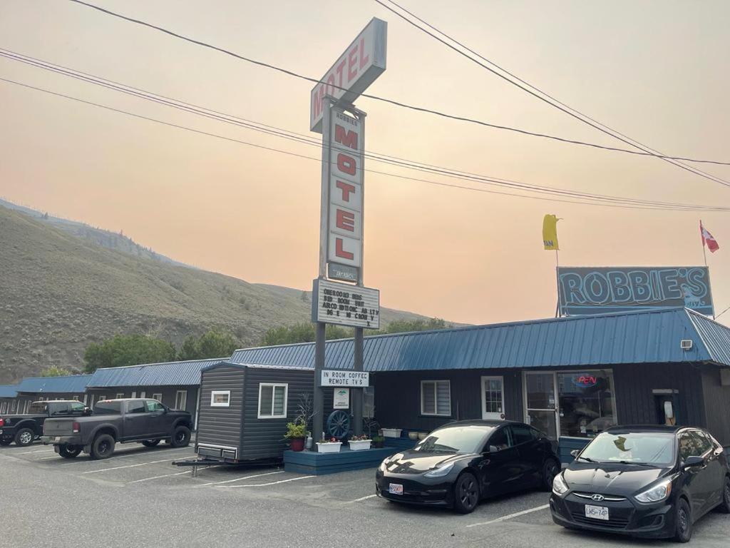 Robbie'S Motel Cache Creek Eksteriør bilde